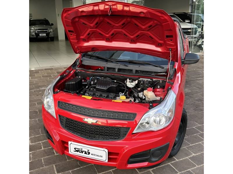 CHEVROLET - MONTANA - 2017/2017 - Vermelha - R$ 48.000,00
