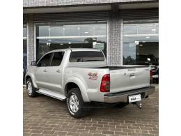 TOYOTA - HILUX - 2012/2012 - Prata - R$ 129.000,00
