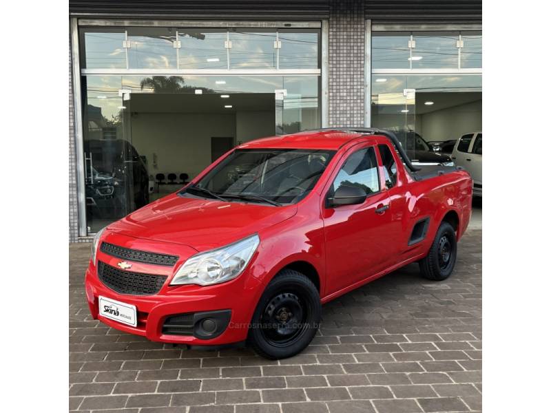CHEVROLET - MONTANA - 2017/2017 - Vermelha - R$ 48.000,00