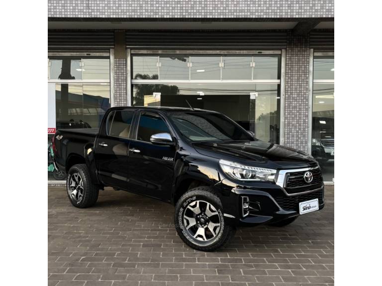 TOYOTA - HILUX - 2020/2020 - Preta - Sob Consulta