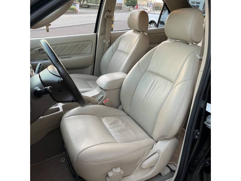 TOYOTA - HILUX SW4 - 2008/2008 - Preta - Sob Consulta