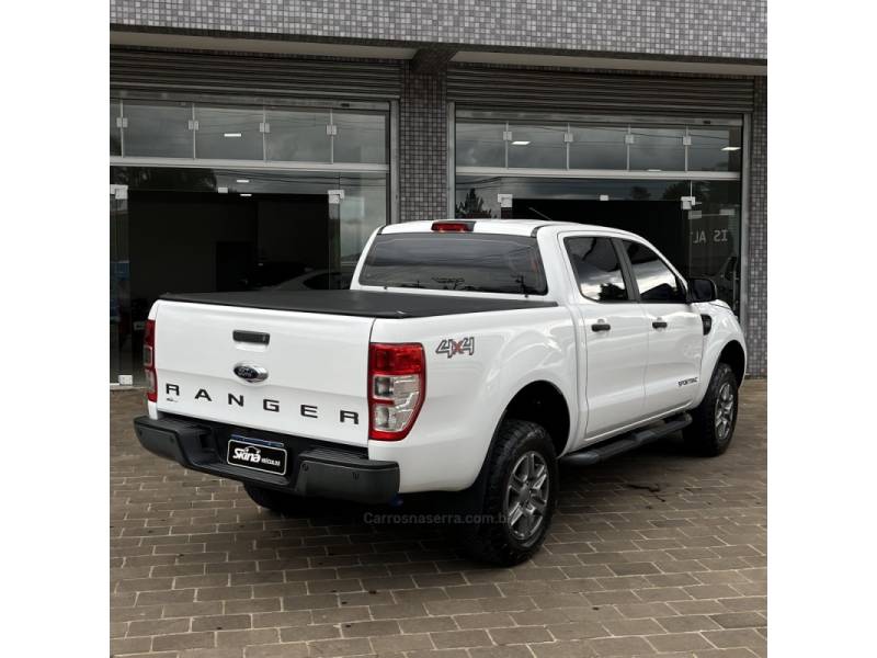 FORD - RANGER - 2018/2018 - Branca - R$ 125.000,00