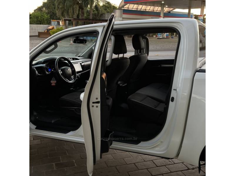 TOYOTA - HILUX - 2019/2019 - Branca - Sob Consulta