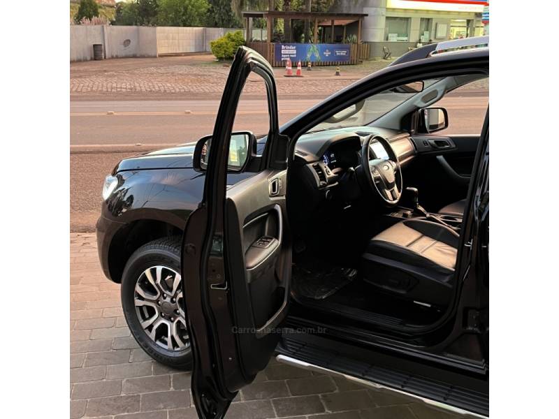 FORD - RANGER - 2023/2023 - Preta - Sob Consulta