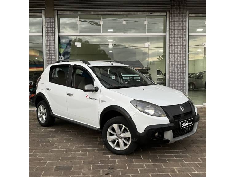 RENAULT - SANDERO - 2014/2014 - Branca - R$ 38.800,00