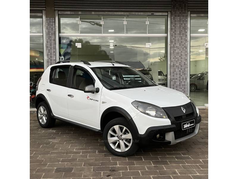 RENAULT - SANDERO - 2014/2014 - Branca - R$ 38.800,00