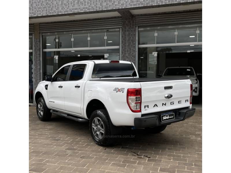 FORD - RANGER - 2018/2018 - Branca - R$ 125.000,00