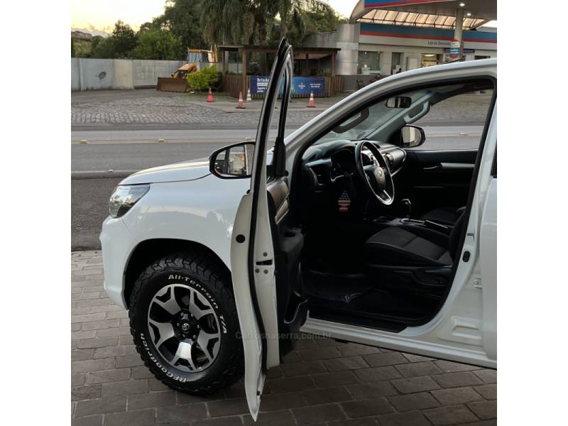 TOYOTA - HILUX - 2019/2019 - Branca - Sob Consulta
