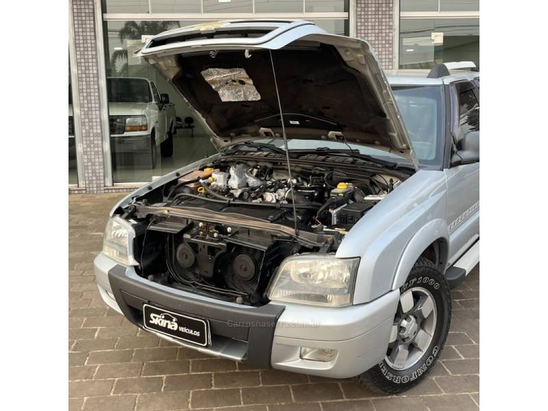 CHEVROLET - S10 - 2011/2011 - Prata - R$ 79.000,00