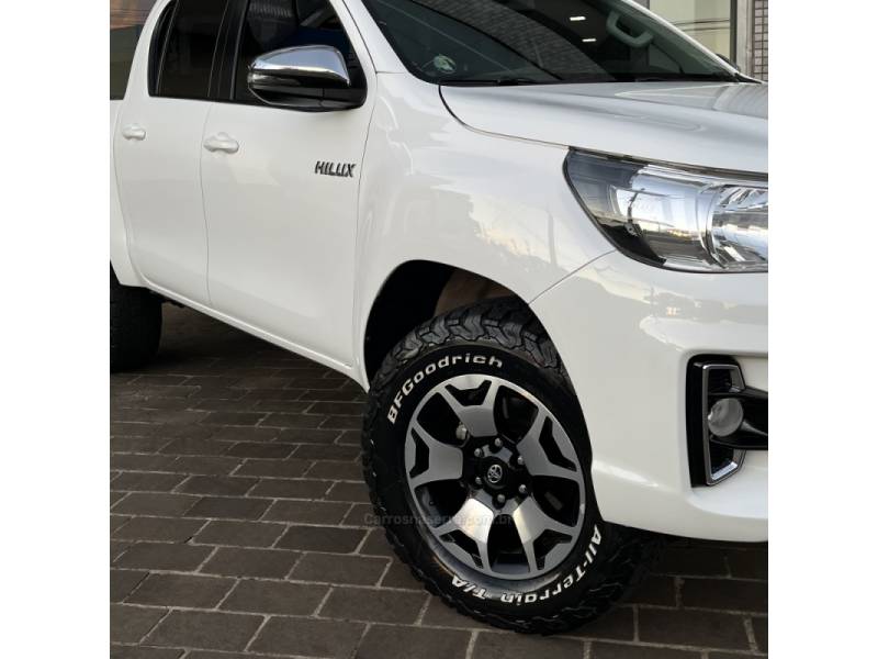 TOYOTA - HILUX - 2019/2019 - Branca - Sob Consulta
